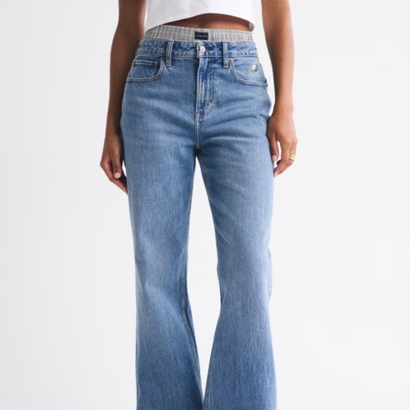 A&F NFL Curve Love High Rise 90s Relaxed Philadelphia Eagles Embroidered Jeans - Picture 7 of 11